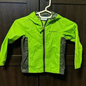 Columbia 4t rain coat